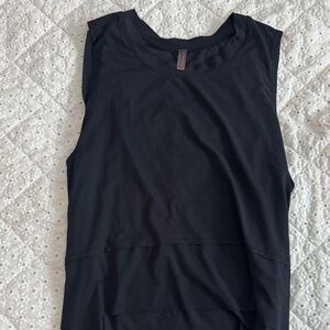 Classic Black Sleeveless Women's Muscle Tee